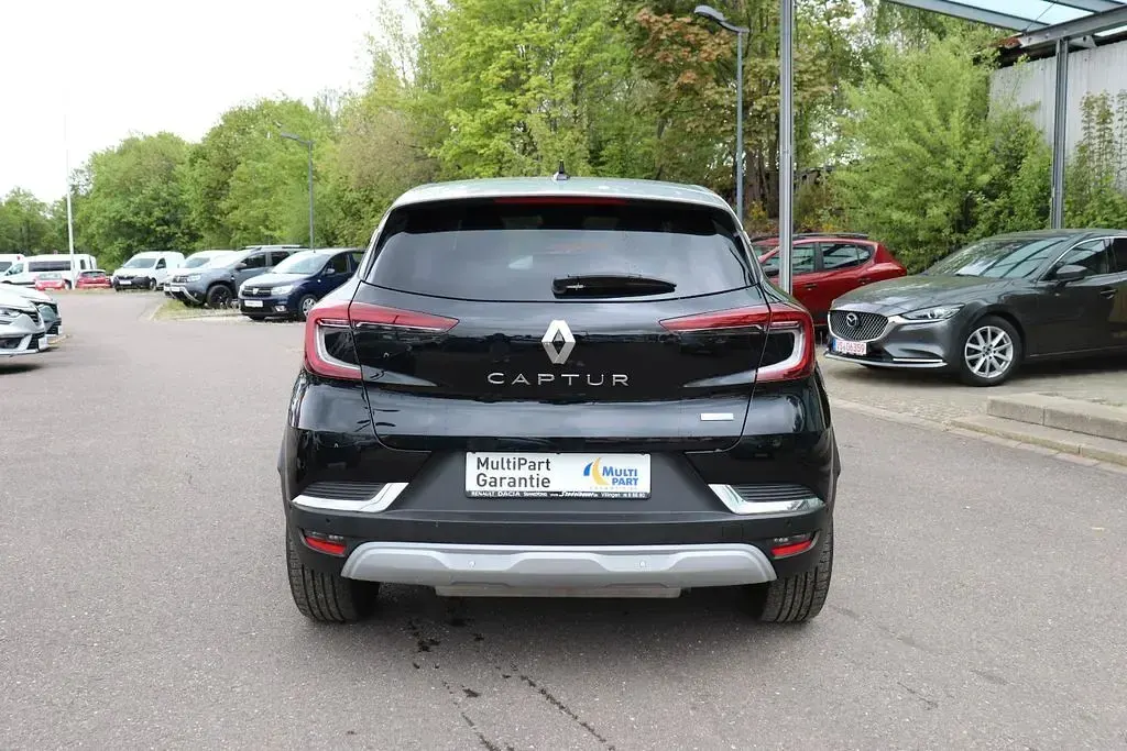 Używany Renault Captur Initiale Paris 91 KM (66 kW) 2022 Czarny SUV