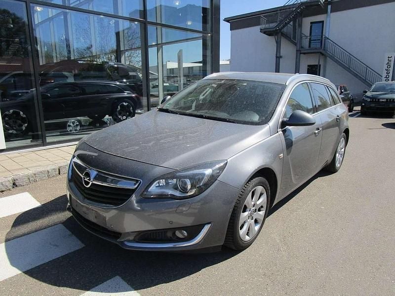 Usado Opel Insignia Innovation 170 HP (125 kW) 2017 Cinzento Carrinha