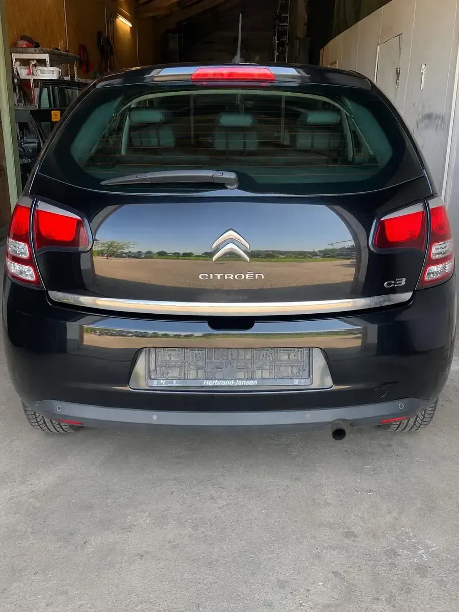 Gebraucht Citroën C3 82 PS (60 kW) 2015 Schwarz Kleinwagen