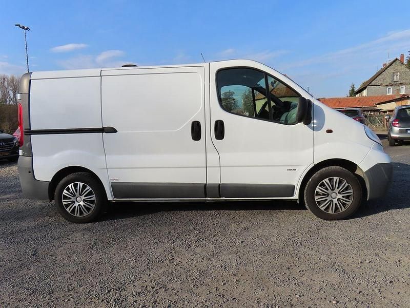 Gebraucht Opel Vivaro 114 PS (83 kW) 2013 Weiß Van / Kleinbus