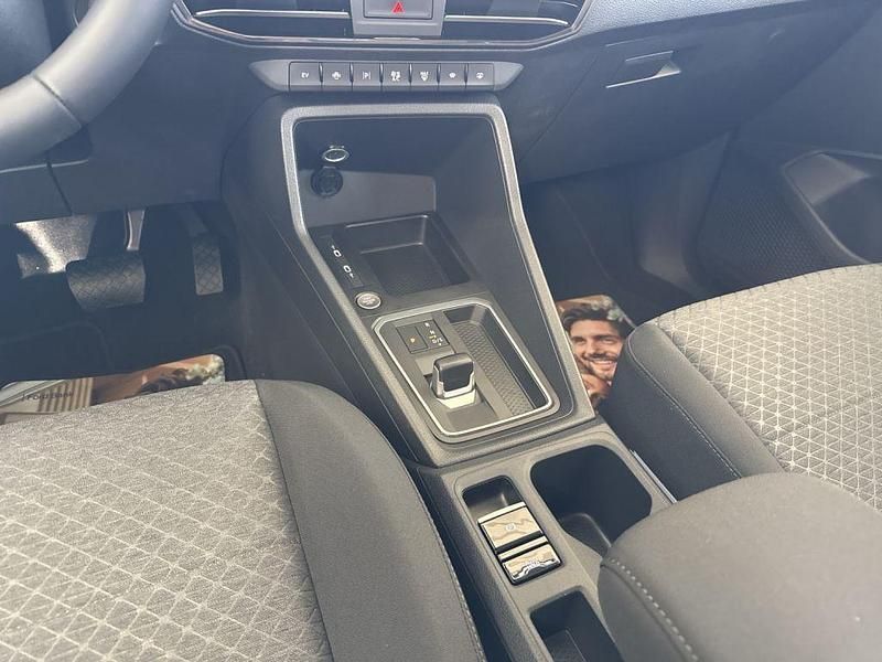 Neu Ford Tourneo Titanium 150 PS (110 kW) 2026 Schwarz Van / Kleinbus