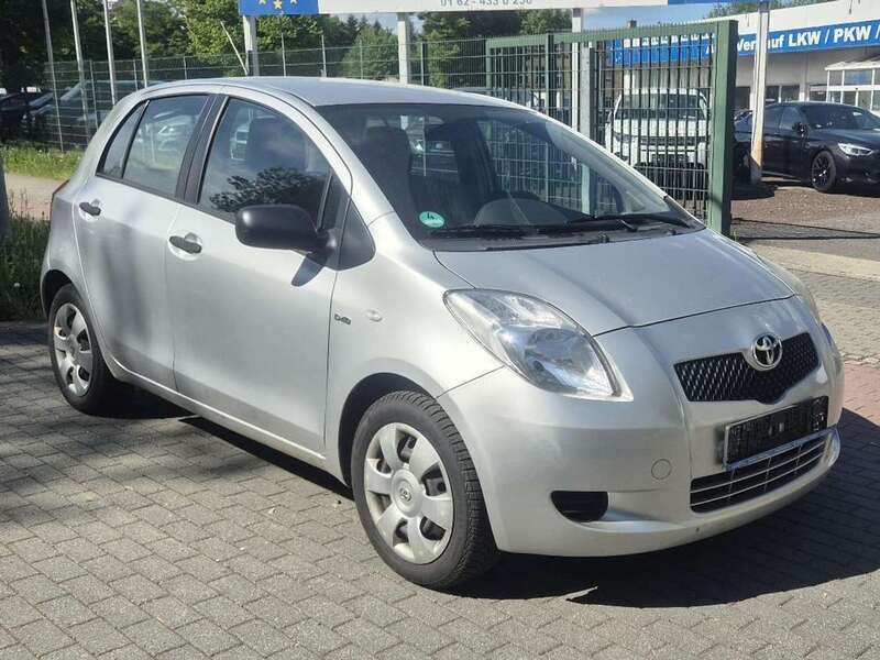 Silver mica metallic Gebraucht 2006 Toyota Yaris Luna Kleinwagen | 2.000 € (Etwas zu teuer) - Bild 1/4