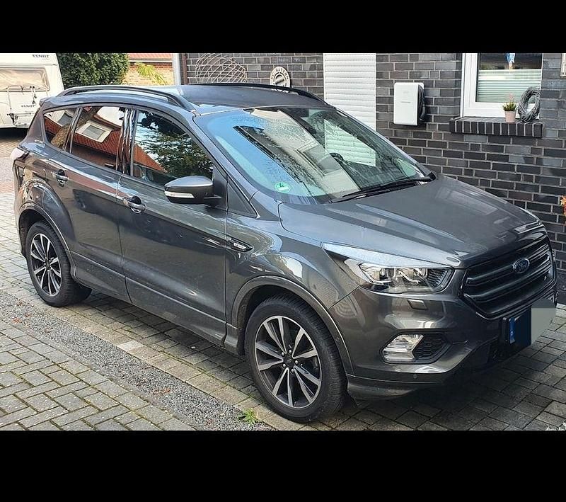 Gebraucht Ford Kuga ST-Line 150 PS (110 kW) 2018 Grau SUV