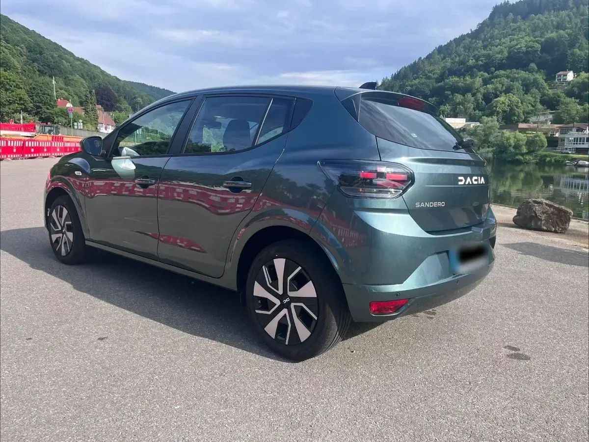 Gebraucht Dacia Sandero Expression 101 PS (74 kW) 2026 Grün Limousine