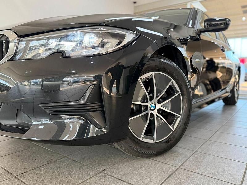 Gebraucht BMW 318 Advantage 150 PS (110 kW) 2022 Schwarz Limousine