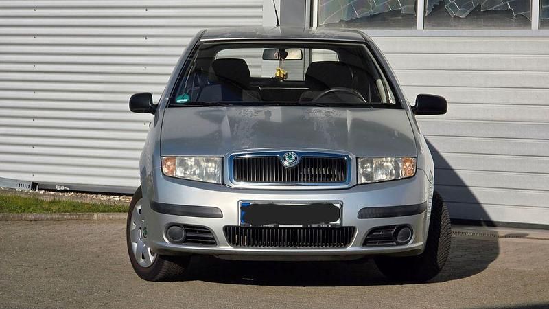 Gebraucht Skoda Fabia Classic 54 PS (39 kW) 2005 Silber Limousine