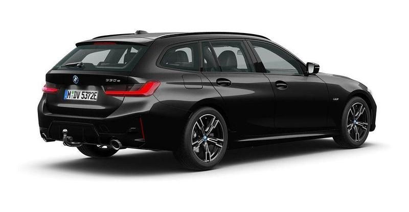 Gebraucht BMW 330e Shadowline 292 PS (214 kW) 2023 Schwarz Kombi