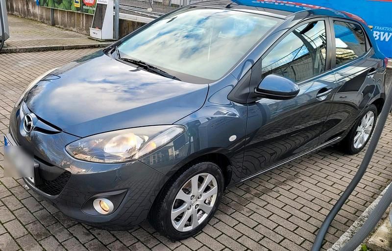 Grau Gebraucht 2011 Mazda 2 Kleinwagen | 2.950 € (Fairer Preis) - Bild 1/4