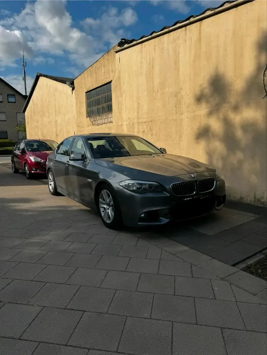 Gebraucht BMW 528 258 PS (189 kW) 2010 Grau Limousine