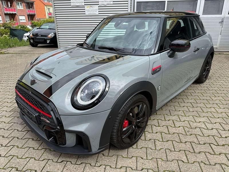 Gebraucht Mini John Cooper Works 231 PS (169 kW) 2022 Moonwalk grey (metallic) Kleinwagen