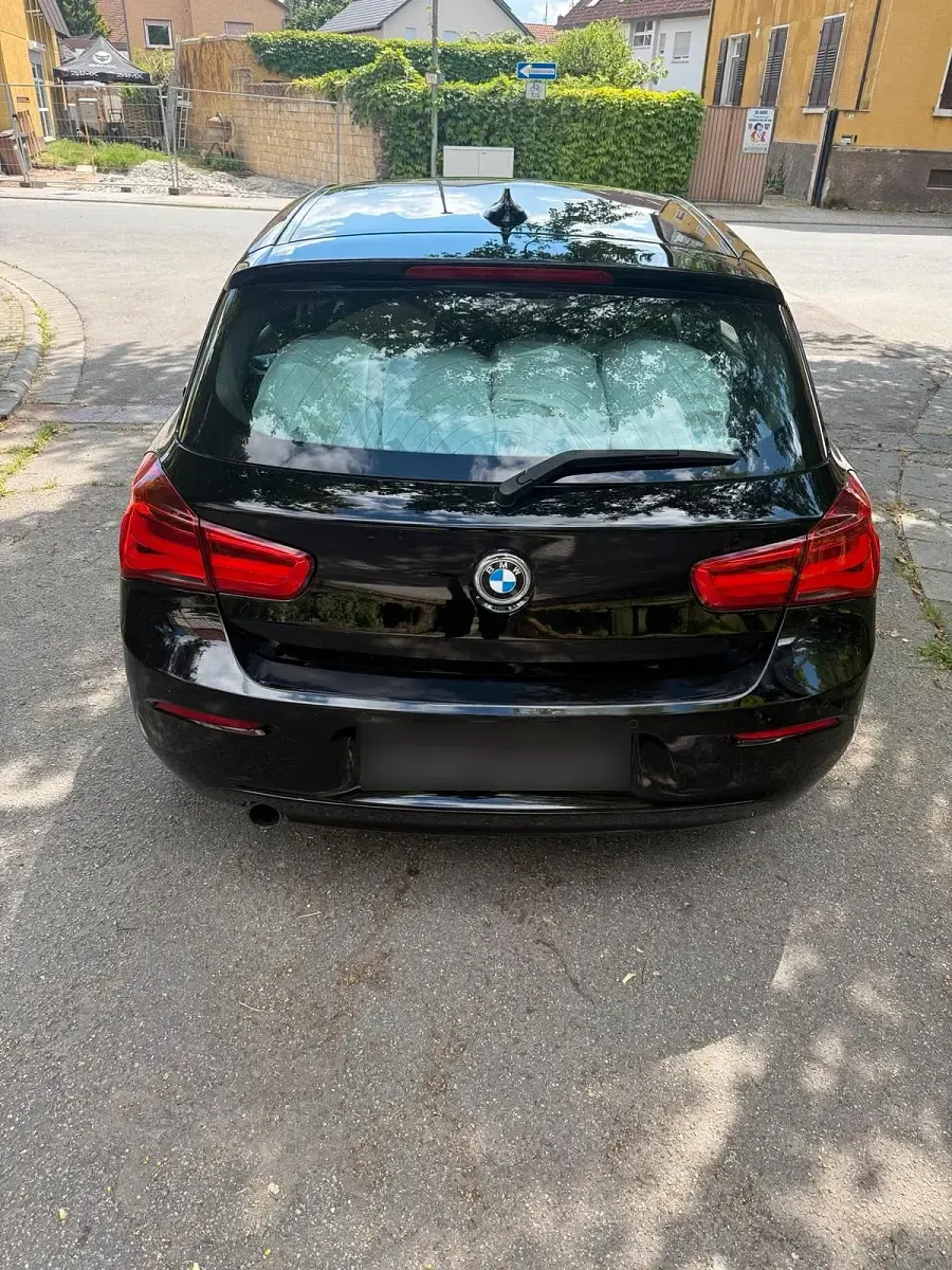 Gebraucht BMW 116 Advantage 109 PS (80 kW) 2016 Schwarz Kleinwagen