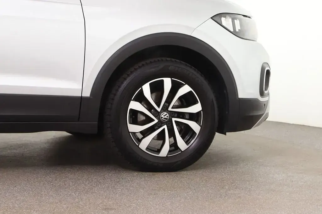 Gebraucht VW T-Cross Active 110 PS (80 kW) 2022 Reflexsilber metallic SUV