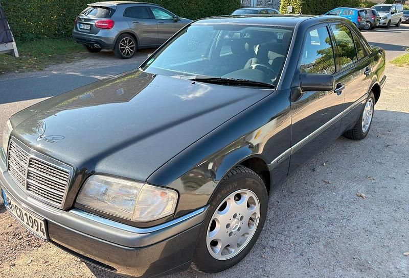 Gebraucht 1994 Mercedes C220 Elegance Limousine | 4.200 € - Bild 1/4