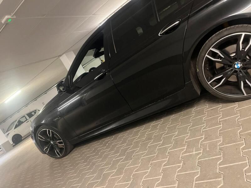 Schwarz Gebraucht 2013 BMW 530 Limousine | 17.500 € (Fairer Preis) - Bild 1/4