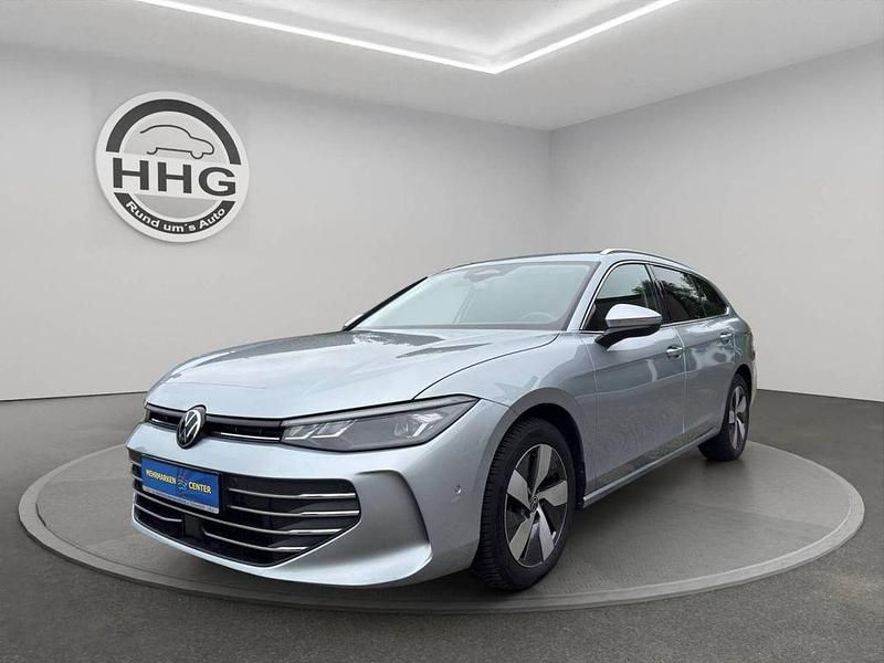 Silber Gebraucht 2024 VW Passat Business Kombi | 34.490 € (Fairer Preis) - Bild 1/4