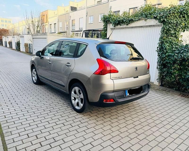 Gebraucht Peugeot 3008 Platinum 156 PS (114 kW) 2011 Gold Kombi