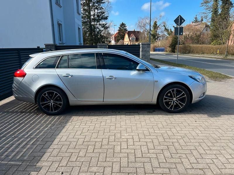 Gebraucht Opel Insignia Edition 160 PS (117 kW) 2009 Silber Kombi