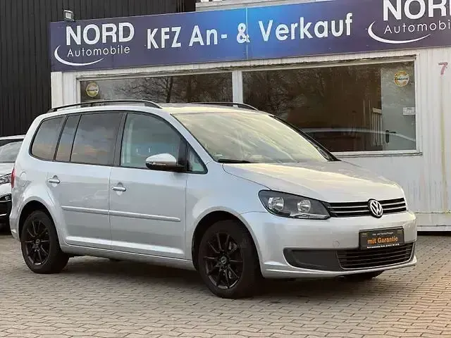 Gebraucht VW Touran Comfortline 140 PS (102 kW) 2011 Silber Van / Kleinbus