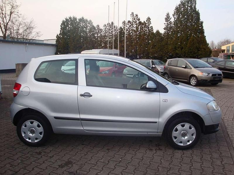 Gebraucht VW Fox Basis 54 PS (39 kW) 2007 Reflexsilber metallic Kleinwagen