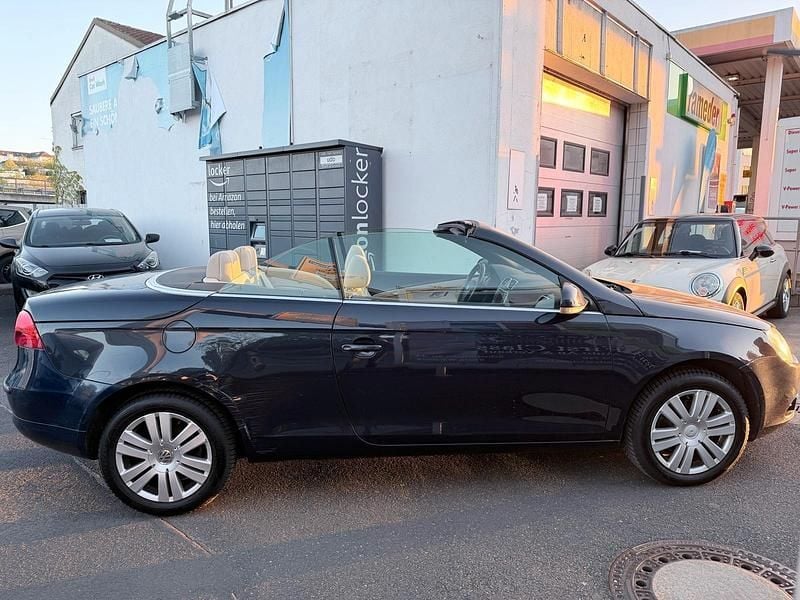 Usata VW Eos 150 CV (110 kW) 2008 Blu Cabrio