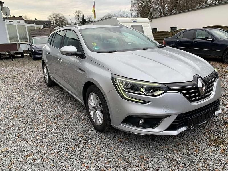 Gebraucht Renault Mégane GrandTour Intens 132 PS (97 kW) 2017 Platingrau Kombi