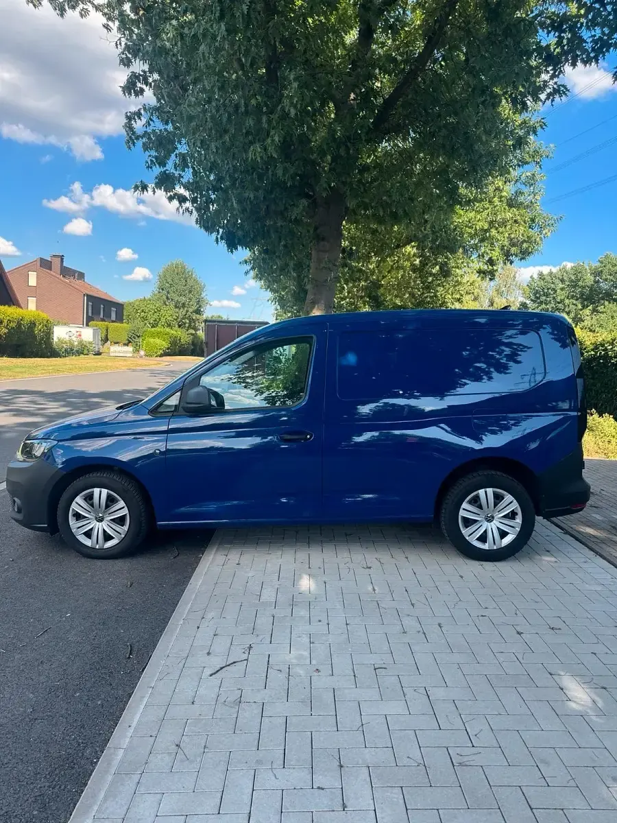 Gebraucht VW Caddy 75 PS (55 kW) 2022 Blau Van / Kleinbus