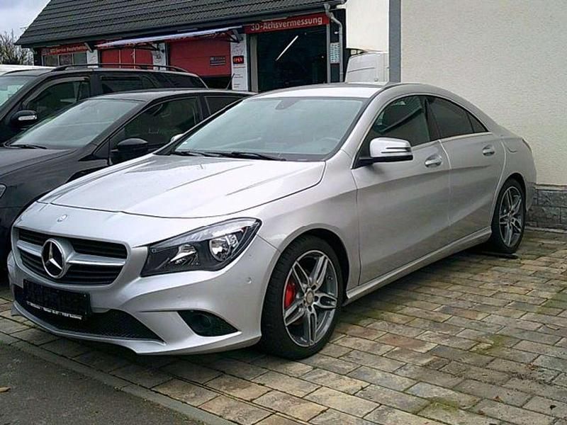 Gebraucht Mercedes CLA180 122 PS (89 kW) 2013 Polarsilber  metalliclack Limousine