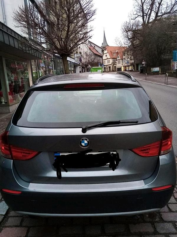 Grau Gebraucht 2010 BMW X1 SUV | 10.300 € (Fairer Preis) - Bild 1/4