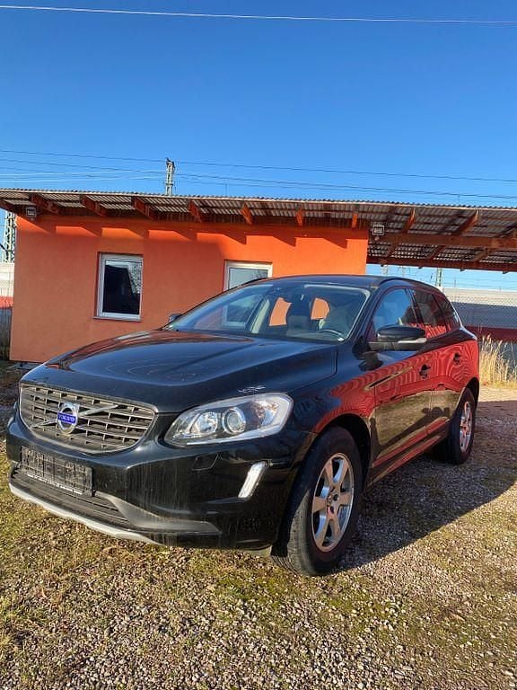 Gebraucht Volvo XC60 Kinetic 150 PS (110 kW) 2016 Schwarz SUV