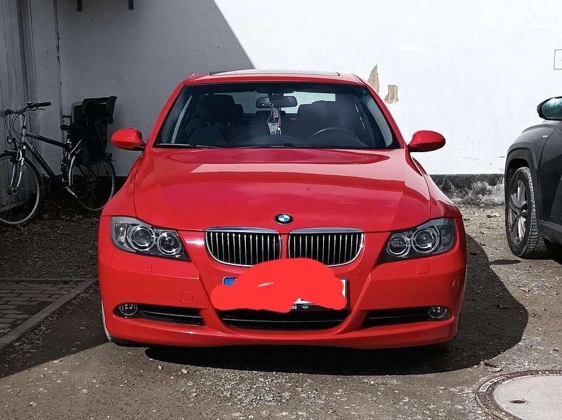 Gebraucht BMW 325 218 PS (160 kW) 2005 Rot Limousine