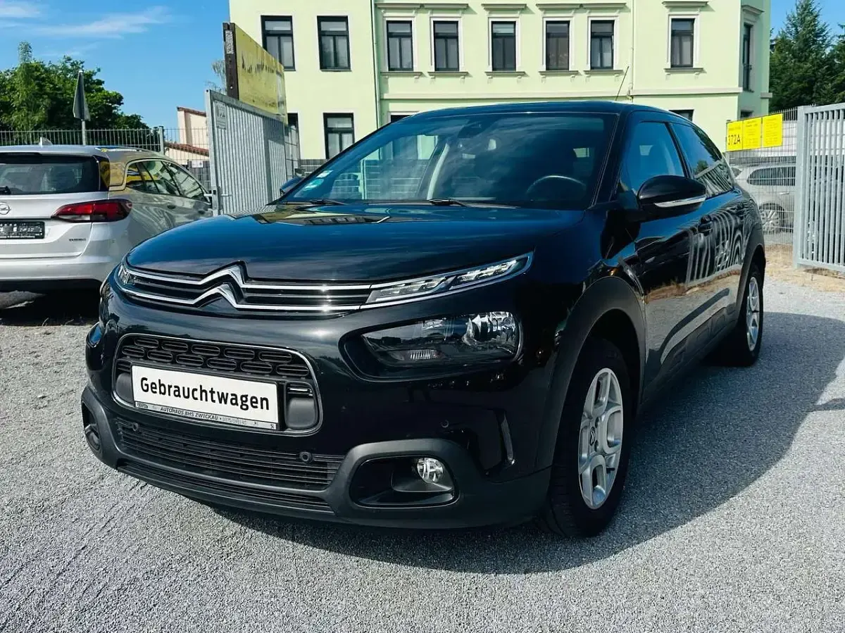 Gebraucht Citroën C4 Shine 110 PS (80 kW) 2018 Farbe schwarz obsidien/ SUV