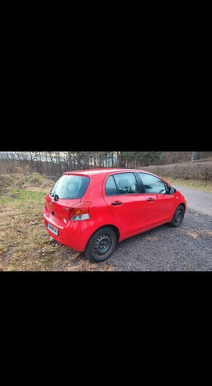 Gebraucht Toyota Yaris Cool 101 PS (74 kW) 2009 Rot Kleinwagen
