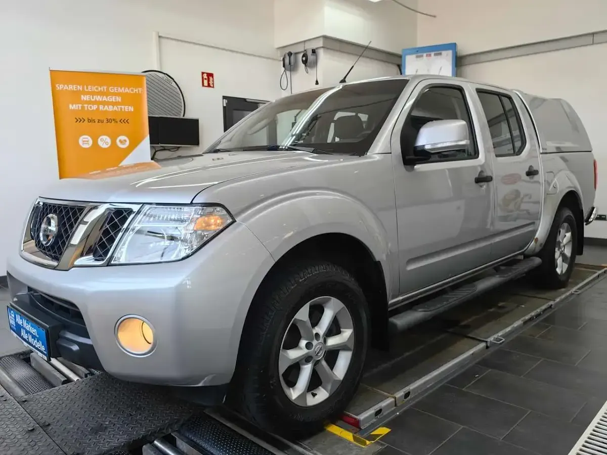 Gebraucht Nissan Navara SE 190 PS (139 kW) 2013 Silver (m) Pickup