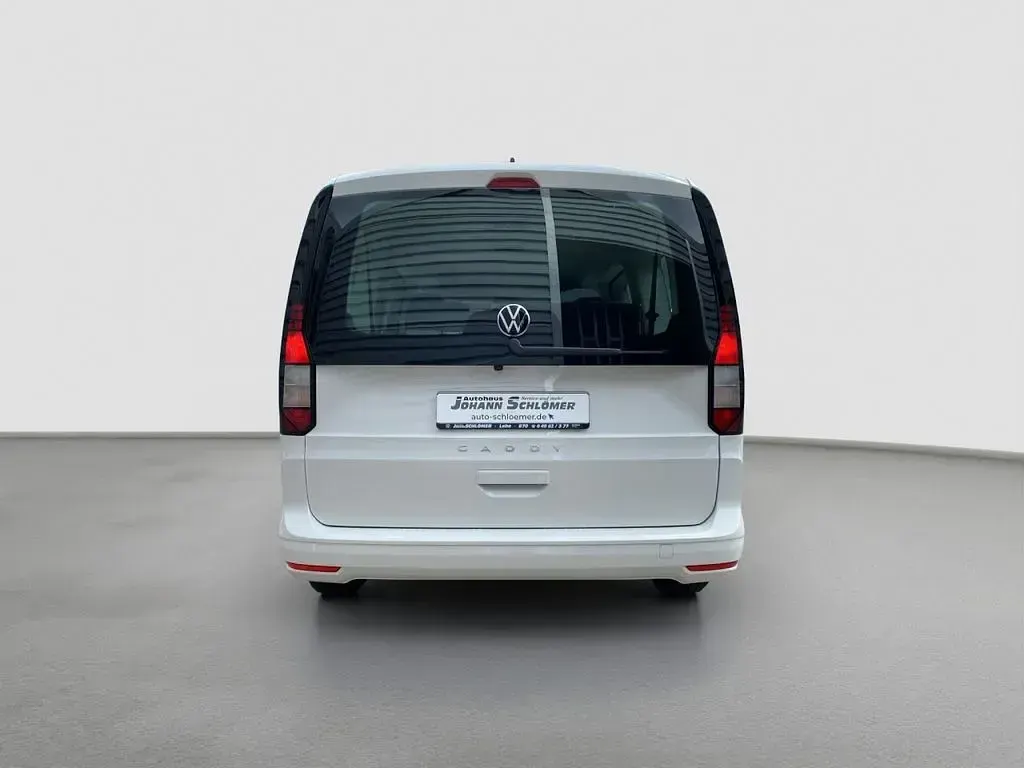 Używany VW Caddy 102 KM (75 kW) 2023 Biały Minivan
