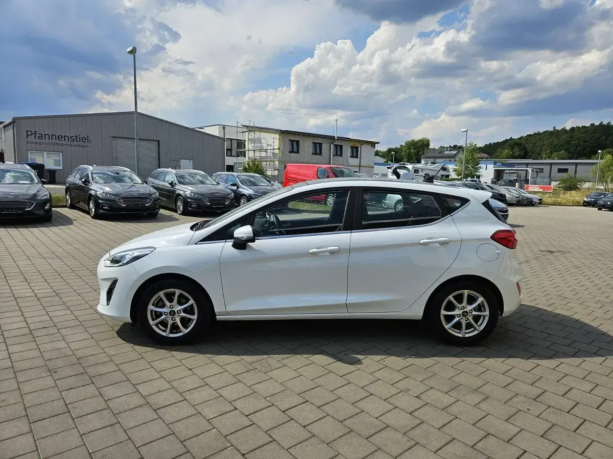 Gebraucht Ford Fiesta Titanium 95 PS (69 kW) 2021 Weiß Kleinwagen