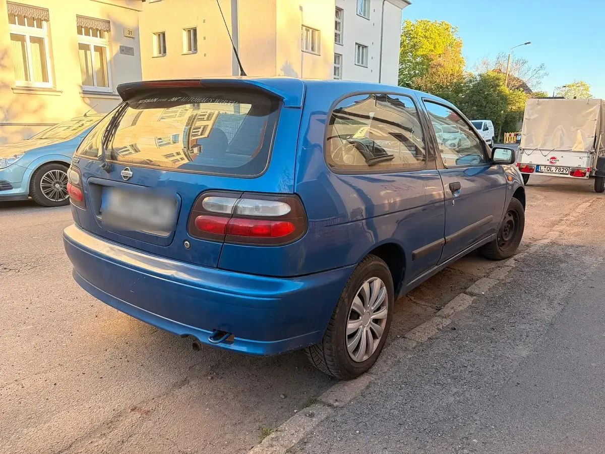 Gebraucht Nissan Almera 75 PS (55 kW) 1999 Blau Kleinwagen