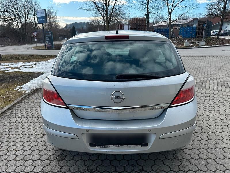 Gebraucht Opel Astra 150 PS (110 kW) 2005 Grau Limousine