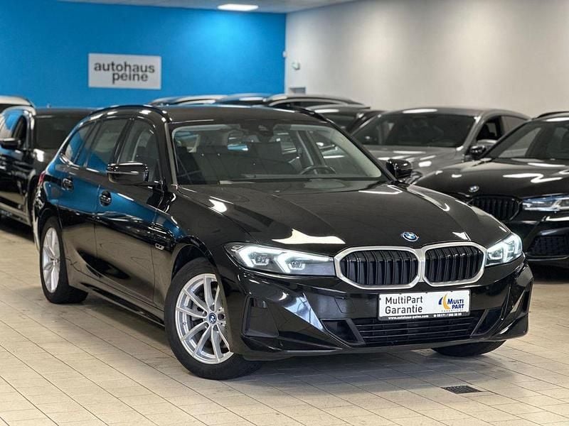 Gebraucht BMW 330e Performance 184 PS (135 kW) 2022 Schwarz Limousine