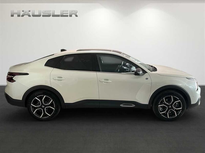 Gebraucht Citroën e-C4 Shine 100 kW (136 PS) 2023 Perlmuttweiß Limousine