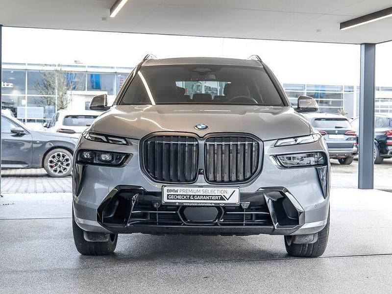 Gebraucht BMW X7 M Sport 352 PS (258 kW) 2025 Grau SUV