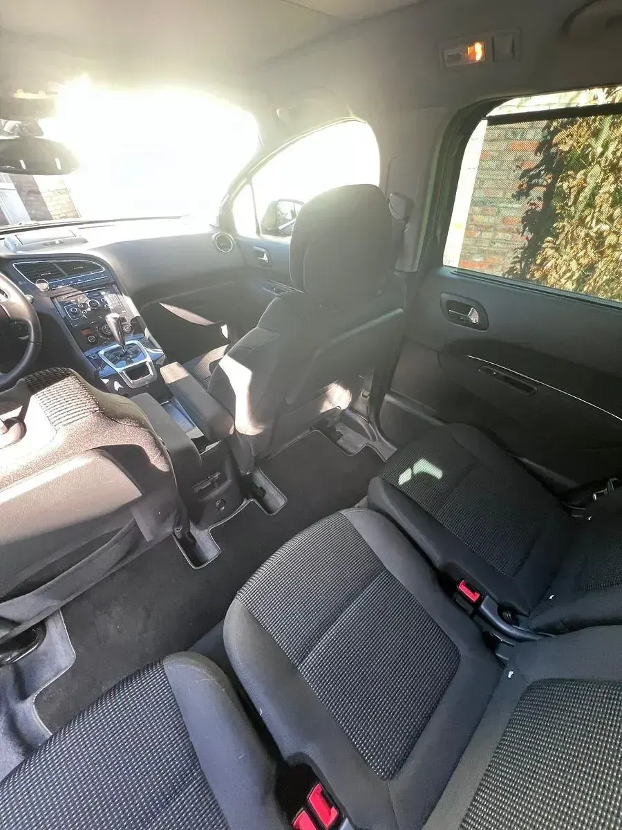 Gebraucht Peugeot 5008 Business-Line 114 PS (83 kW) 2013 Schwarz Van / Kleinbus