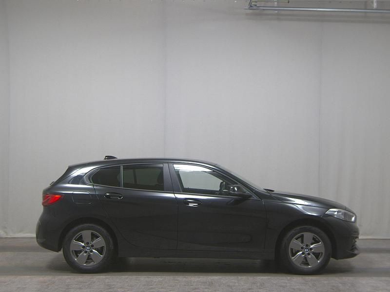 Schwarz Gebraucht 2023 BMW 118 Advantage Kleinwagen | 17.980 € (Superpreis) - Bild 1/4