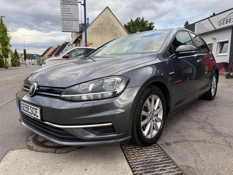 Grau Gebraucht 2019 VW Golf VII IQ Drive Limousine | 9.950 € (Superpreis) - Bild 1/4