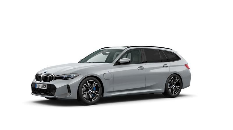Gebraucht BMW 330 Comfort Edition 184 PS (135 kW) 2025 Kombi