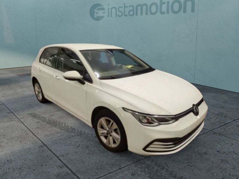 Weiß Gebraucht 2024 VW Golf VIII Life Limousine | 24.100 € (Fairer Preis) - Bild 1/4