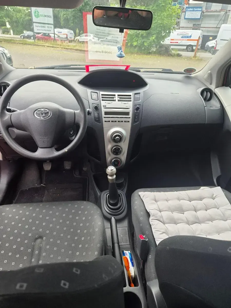 Gebraucht Toyota Yaris 70 PS (51 kW) 2007 Rot Kleinwagen