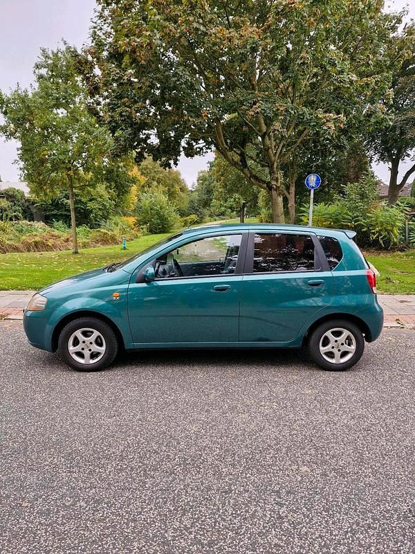 Grün Gebraucht 2005 Chevrolet Kalos Limousine | 2.500 € - Bild 1/4