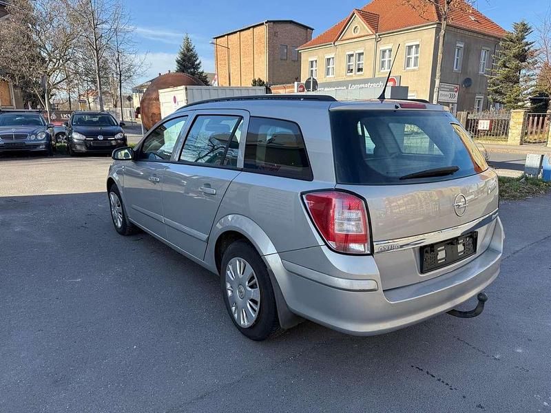 Gebraucht Opel Astra 105 PS (77 kW) 2007 Gold Kombi