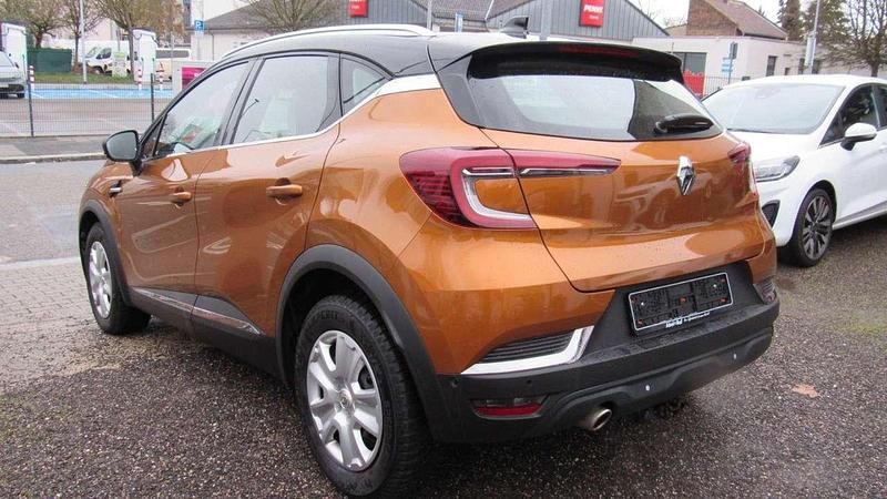 Gebraucht Renault Captur Intens 131 PS (96 kW) 2020 Dach schwarz SUV