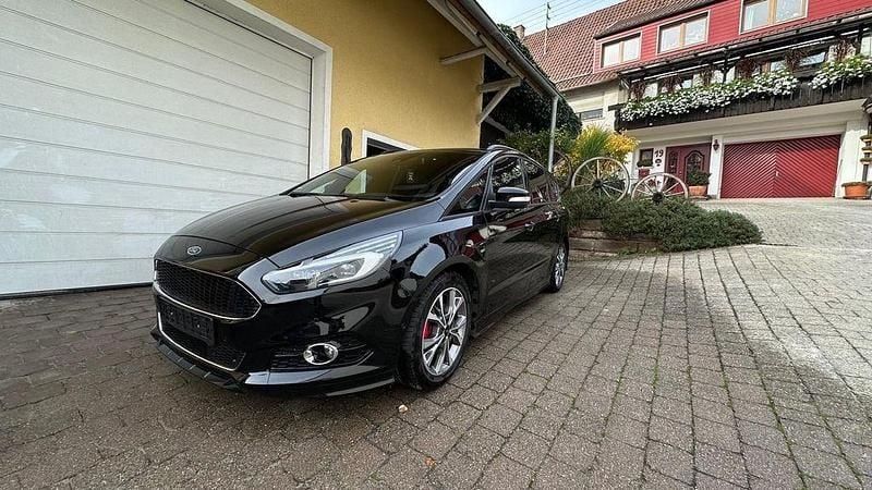Gebraucht Ford S-MAX ST-Line 190 PS (139 kW) 2019 Schwarz Van / Kleinbus